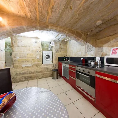 Centre - 1 Bedroom Historic Townhouse * Valletta