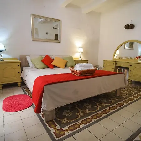 Centre - 1 Bedroom Historic Townhouse * La Valeta